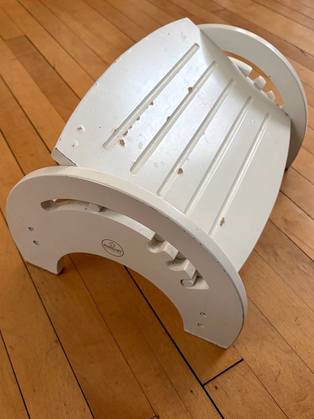 KidKraft Wooden 3-Position Adjustable Nursing Foot Stool - White